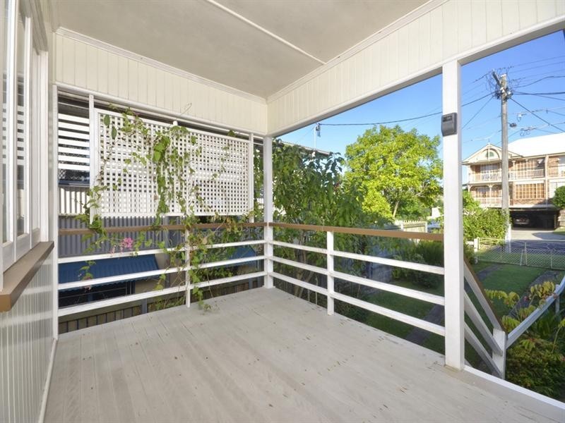 34 Dickens Street, Norman Park QLD 4170