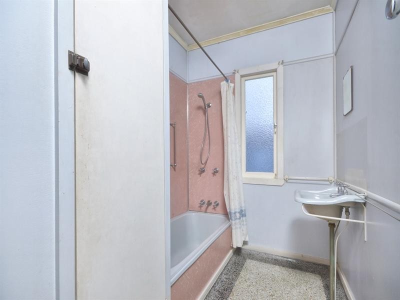 34 Dickens Street, Norman Park QLD 4170