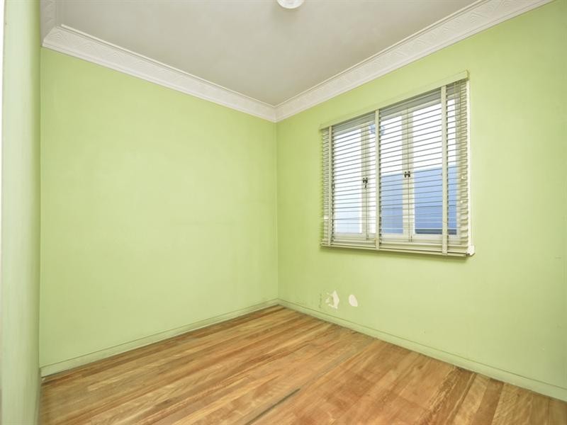 34 Dickens Street, Norman Park QLD 4170