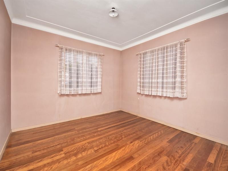 34 Dickens Street, Norman Park QLD 4170