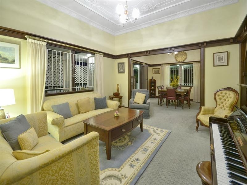 22 Lade Street, Coorparoo QLD 4151