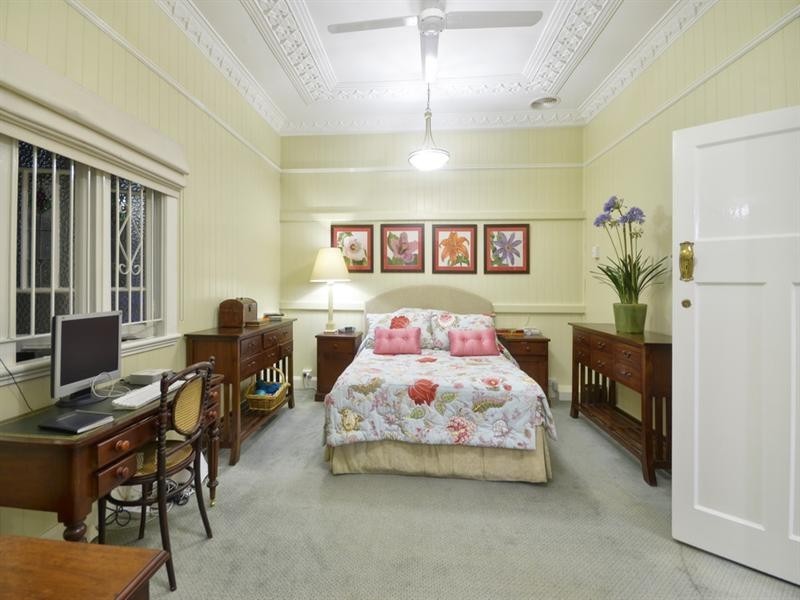 22 Lade Street, Coorparoo QLD 4151