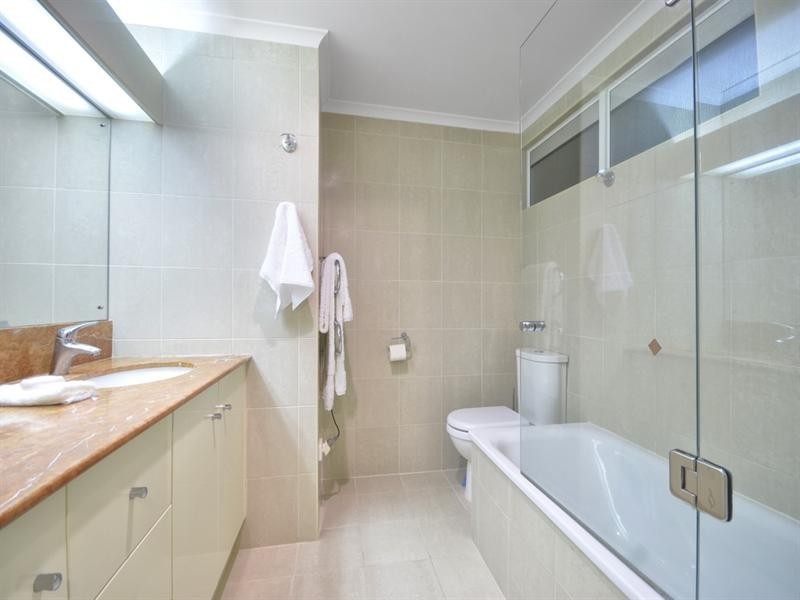 22 Lade Street, Coorparoo QLD 4151