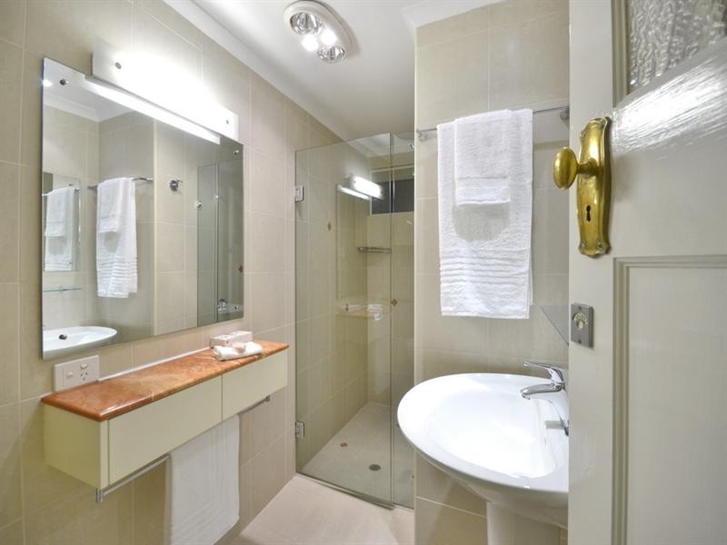22 Lade Street, Coorparoo QLD 4151