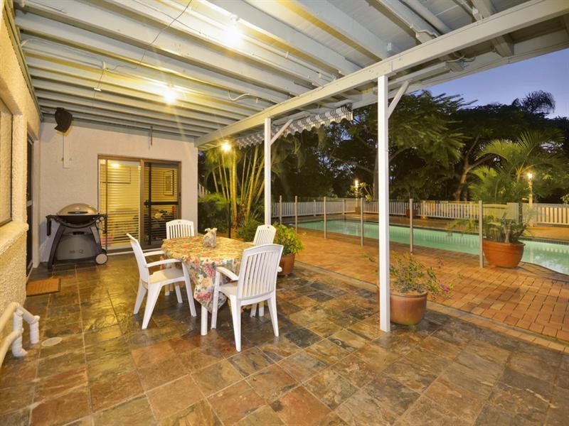 22 Lade Street, Coorparoo QLD 4151