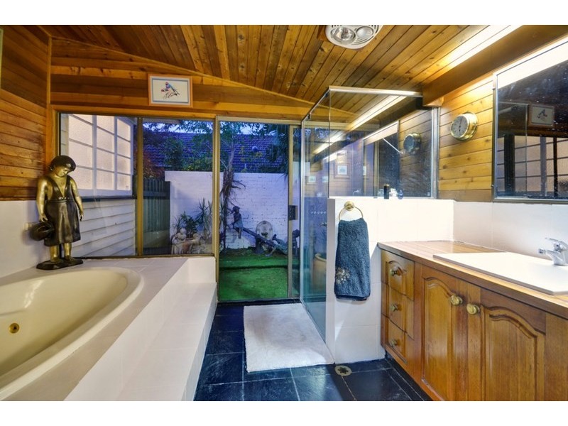 44 Brae Street, Coorparoo QLD 4151