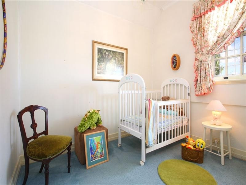 10 Welwyn Crescent, Coorparoo QLD 4151