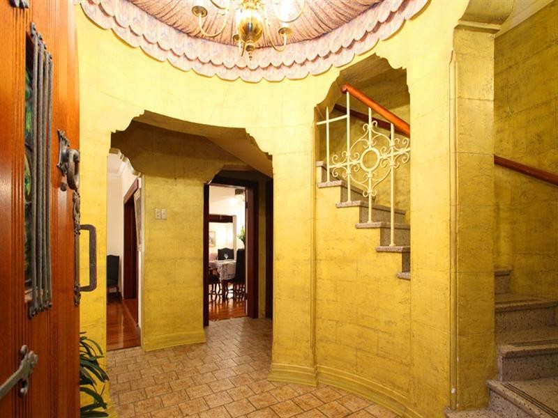 10 Welwyn Crescent, Coorparoo QLD 4151