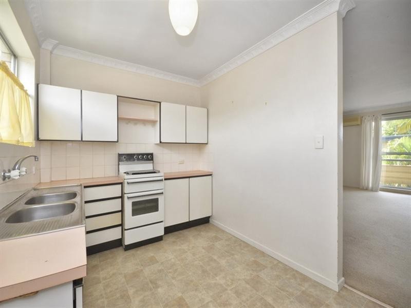 6/24 Raby Road, Coorparoo QLD 4151