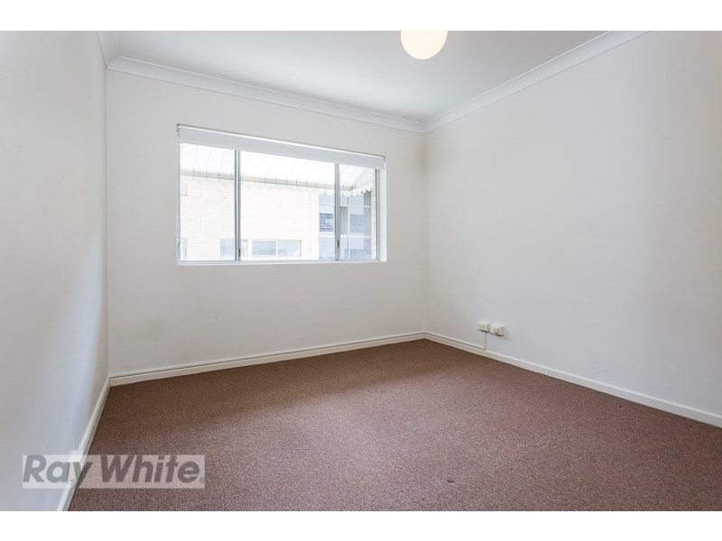 2/20 Kitchener Street, Coorparoo QLD 4151