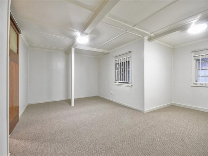 17A Curd Street, Greenslopes QLD 4120