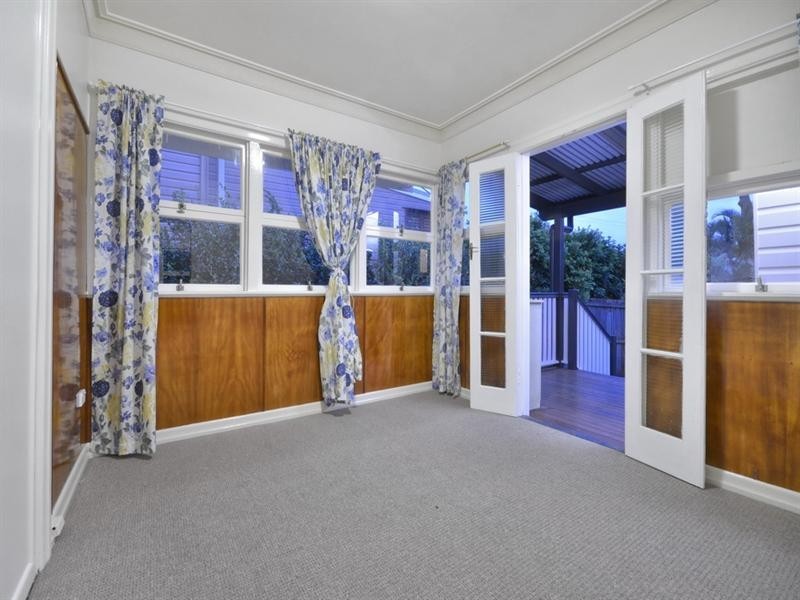 17 Curd Street, Greenslopes QLD 4120