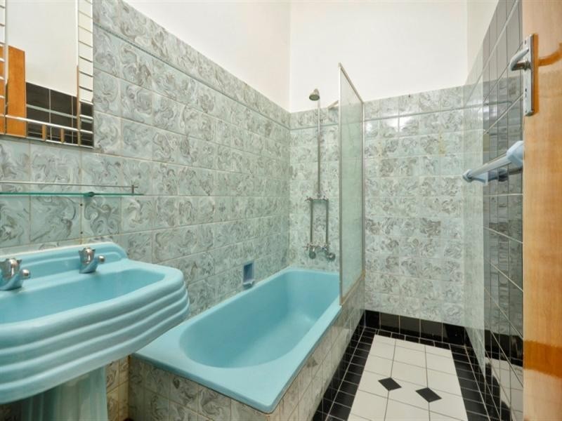 17 Curd Street, Greenslopes QLD 4120