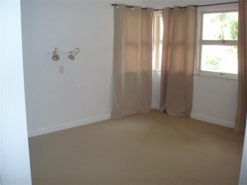 29 Kanumbra Street, Coorparoo QLD 4151