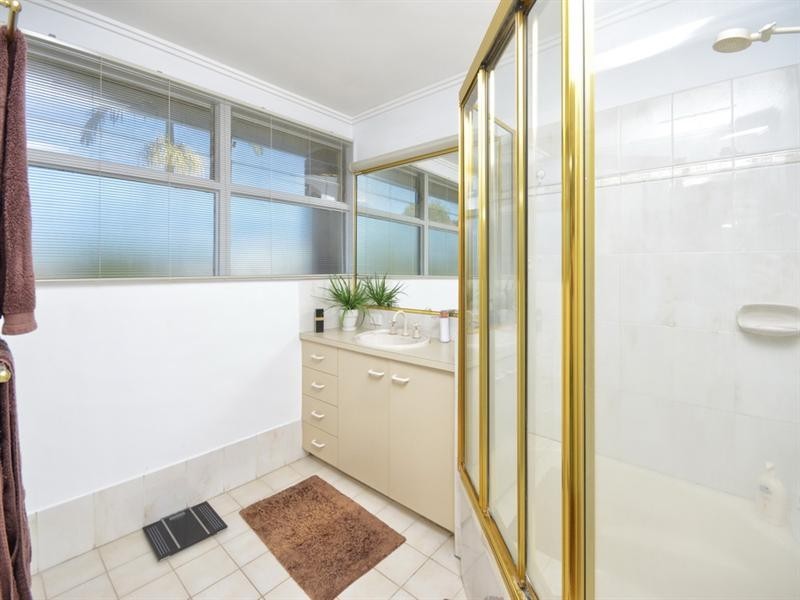 10 Larwood Street, Upper Mount Gravatt QLD 4122