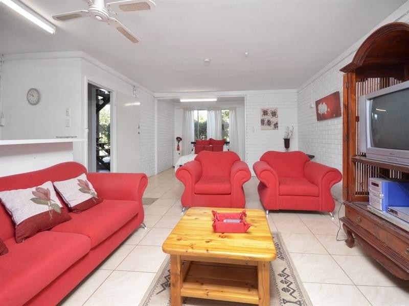 10 Larwood Street, Upper Mount Gravatt QLD 4122