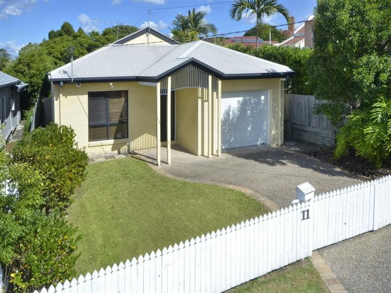11 Pelham Street, Coorparoo QLD 4151