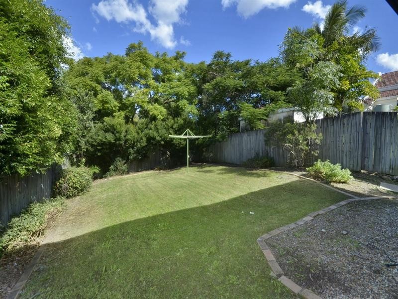 11 Pelham Street, Coorparoo QLD 4151