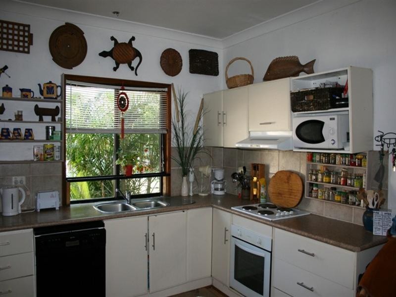 15 Wondall Road, Wynnum West QLD 4178