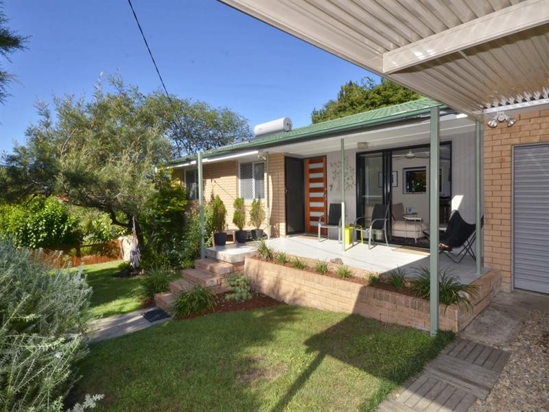 7 Wood Street, Manly QLD 4179