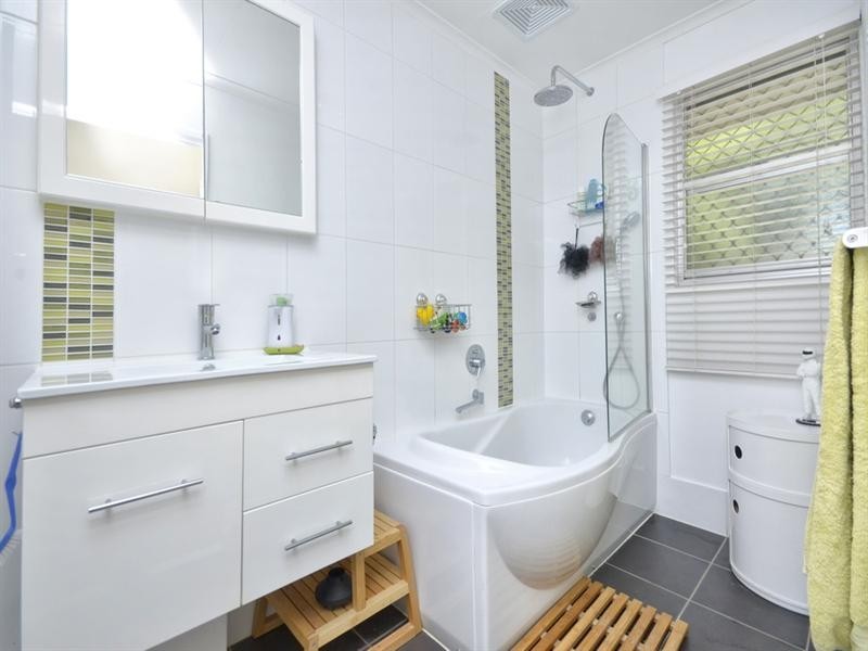 7 Wood Street, Manly QLD 4179