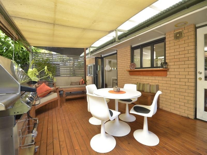 7 Wood Street, Manly QLD 4179