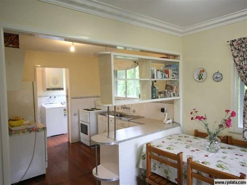 8 Janette Street, Camp Hill QLD 4152