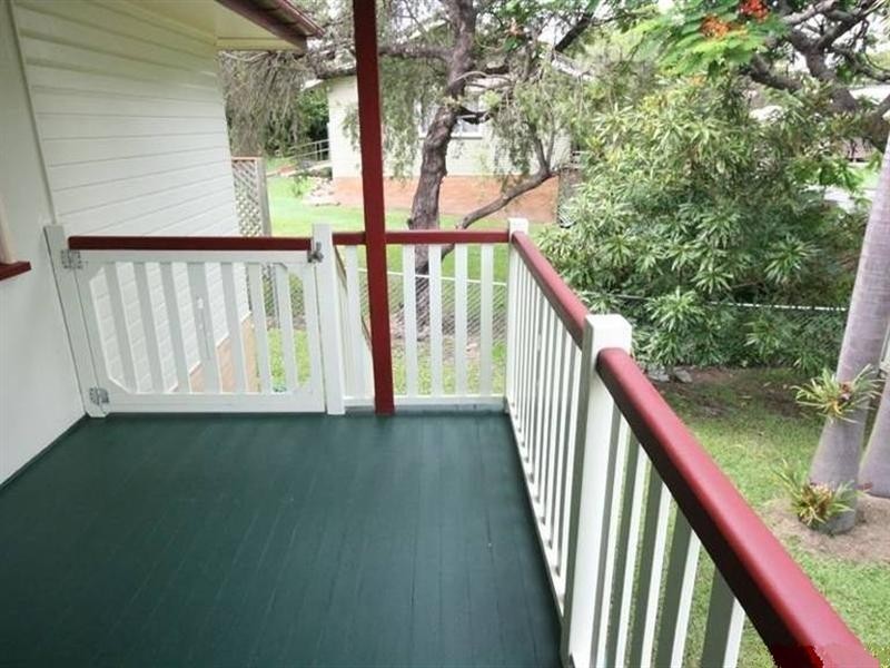 8 Janette Street, Camp Hill QLD 4152