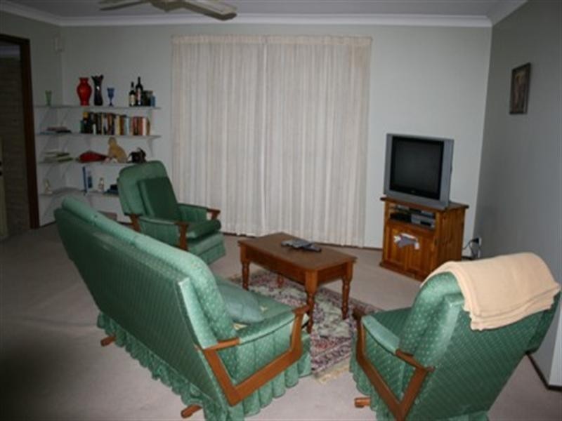 135 Paradise Parade, Hollywell QLD 4216