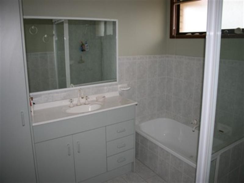 135 Paradise Parade, Hollywell QLD 4216