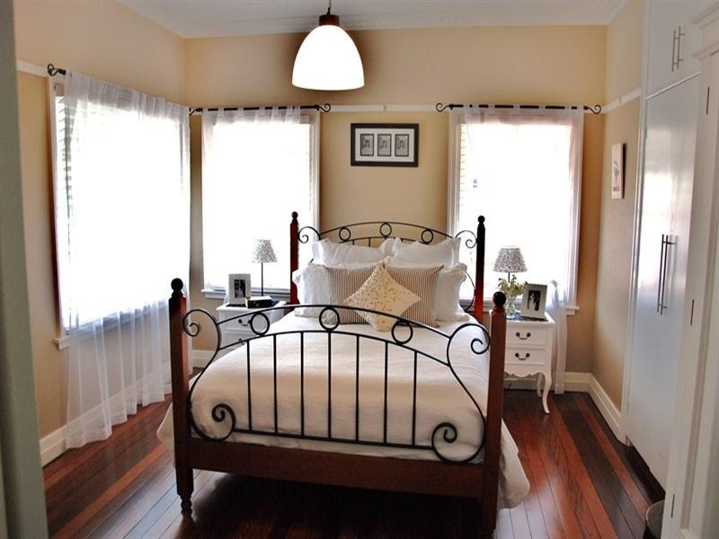 2 Howard Street, Coorparoo QLD 4151