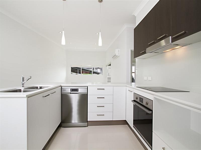 15 Fox Street, Wynnum QLD 4178