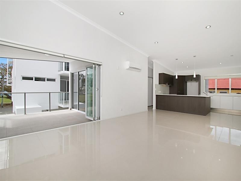 15 Fox Street, Wynnum QLD 4178