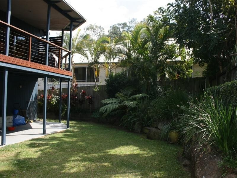 2 MacDonald Street, Lota QLD 4179