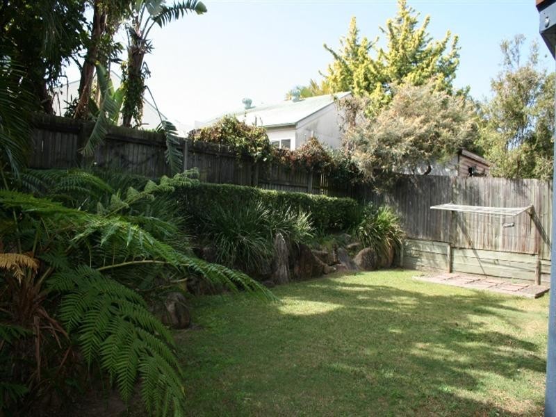 2 MacDonald Street, Lota QLD 4179