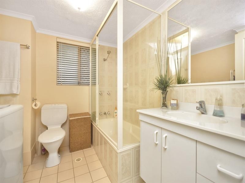 1/50 Rialto Street, Coorparoo QLD 4151