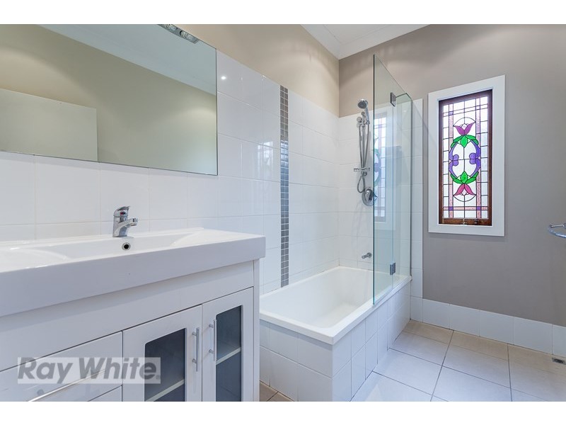 58 MacDonald Street, Norman Park QLD 4170