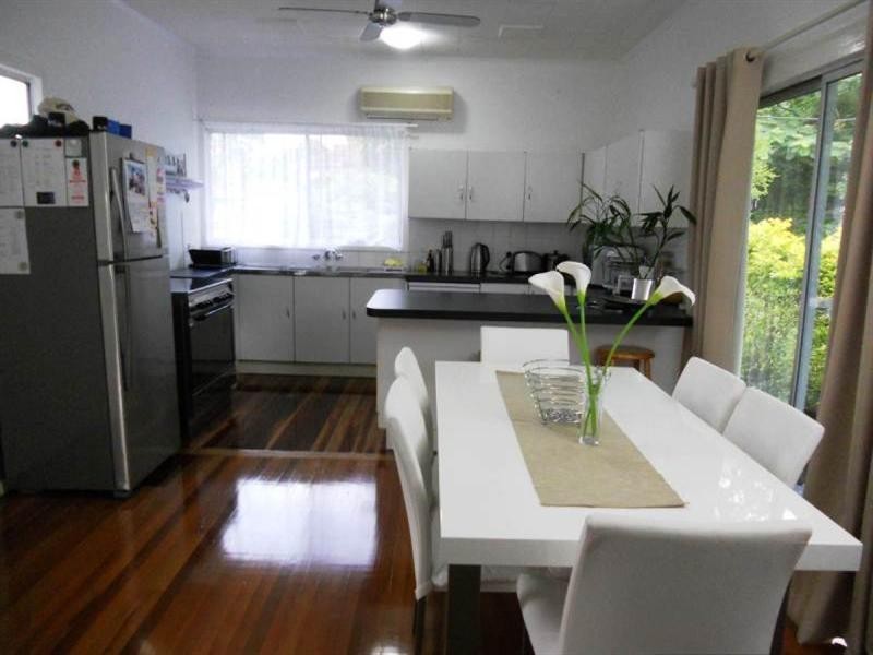 11 Doyle Street, Coorparoo QLD 4151