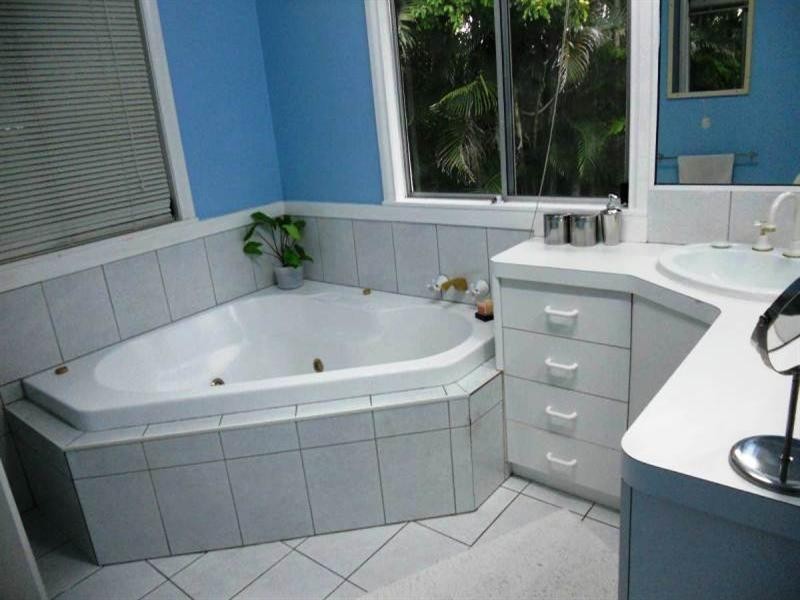 11 Doyle Street, Coorparoo QLD 4151