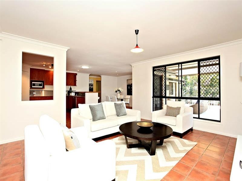 20 Wyncroft Street, Holland Park QLD 4121