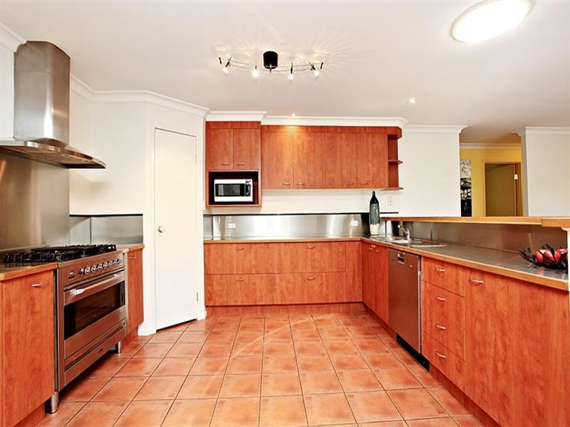 20 Wyncroft Street, Holland Park QLD 4121