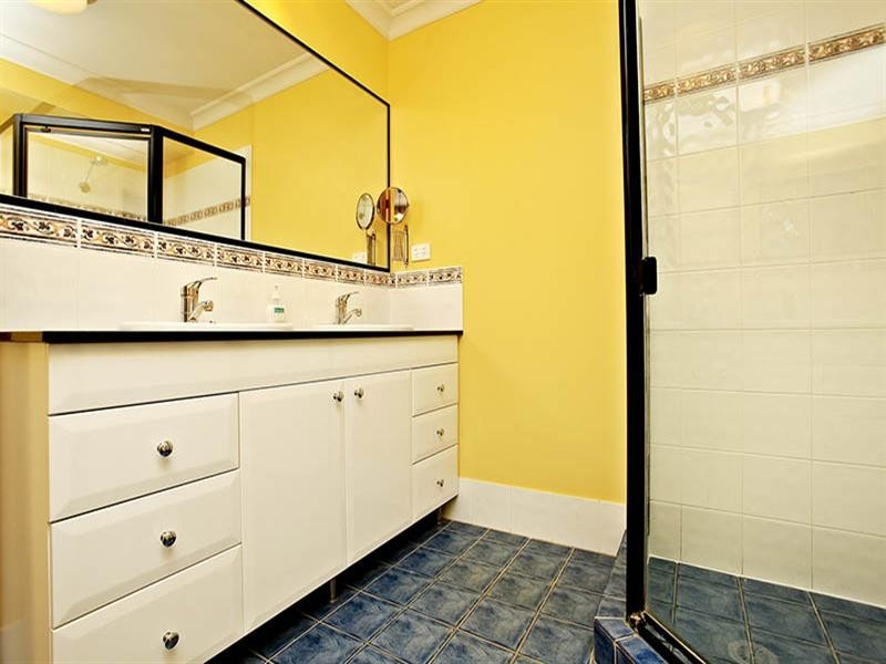 20 Wyncroft Street, Holland Park QLD 4121