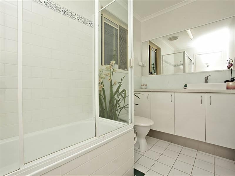 79 Strickland Terrace, Graceville QLD 4075