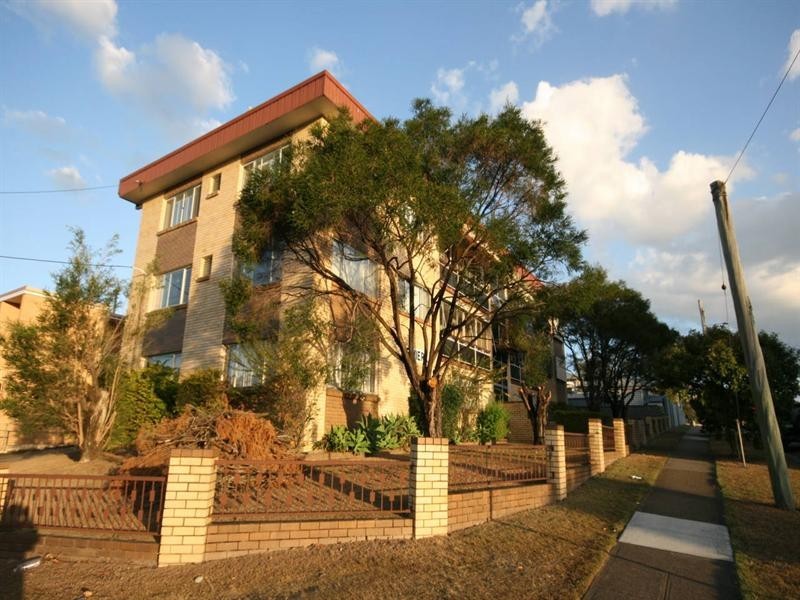 4/45 Kitchener Street, Coorparoo QLD 4151