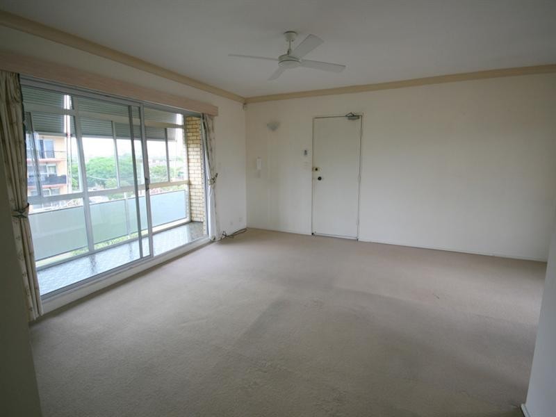 4/45 Kitchener Street, Coorparoo QLD 4151