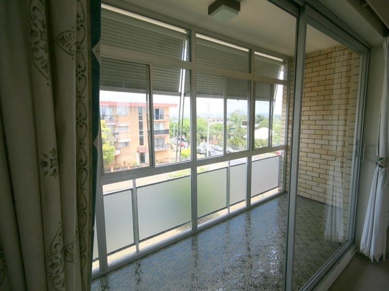 4/45 Kitchener Street, Coorparoo QLD 4151