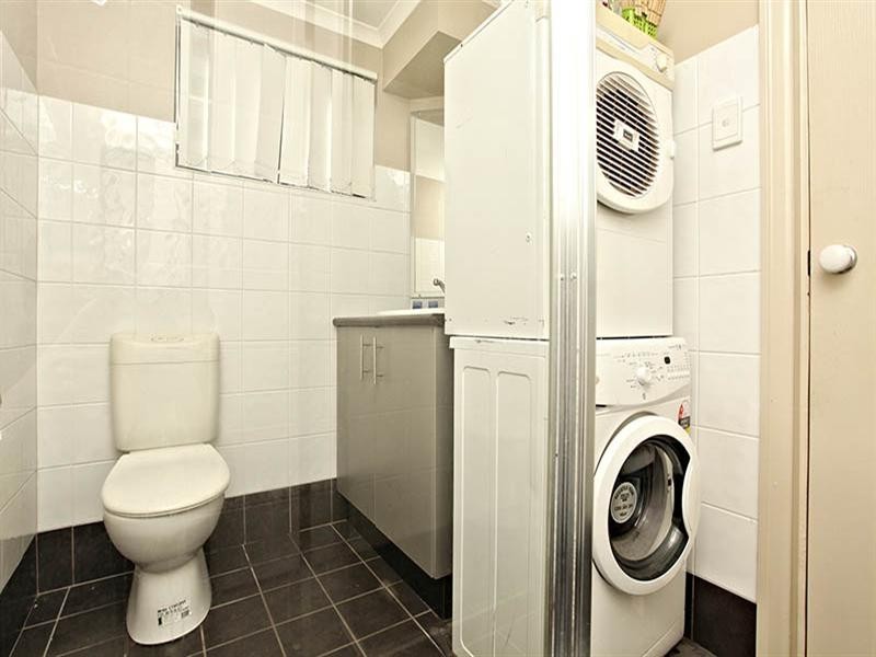 4/8 Kitchener Street, Coorparoo QLD 4151