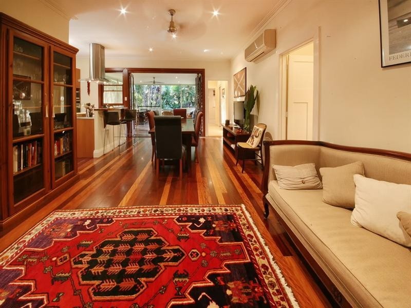 26 Abbotsleigh Street, Holland Park QLD 4121