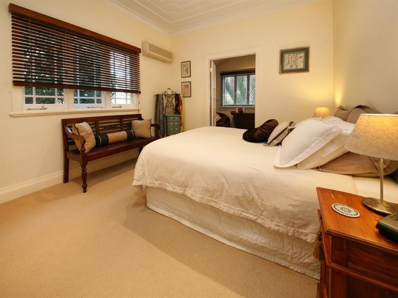 26 Abbotsleigh Street, Holland Park QLD 4121