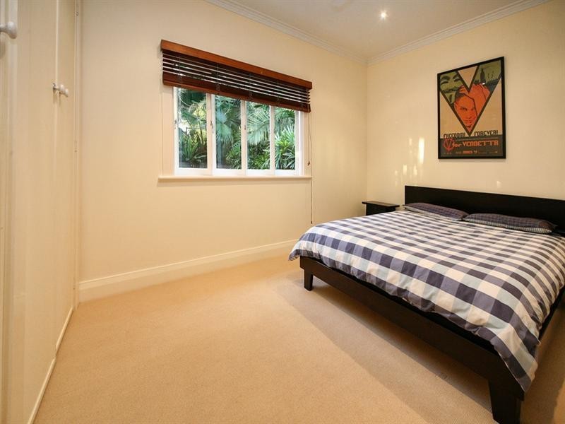 26 Abbotsleigh Street, Holland Park QLD 4121